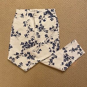 2/$15 GAP White Floral Khakis